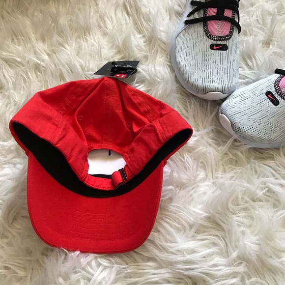 ❤️ 2 for $30 ❤️ under Armour hat - Picture 2 of 3